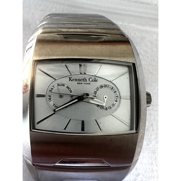 Kenneth Cole Men’s Watch Stainless Vintage Needs Battery! Model C275-04-KC3517 - Picture 1 of 8